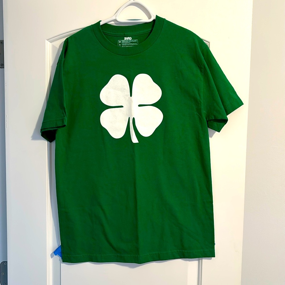 men t shirt medium By Swag Four Leaf Clover Irish St Patrick’s Day Hibernian